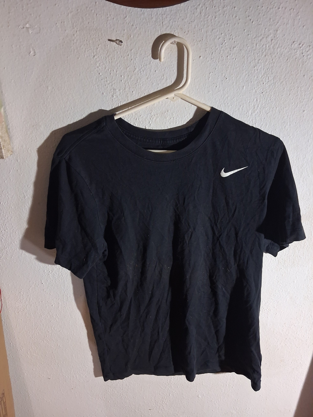 Nike Black Short-Sleeve Crew Neck Athletic Tee with White Swoosh